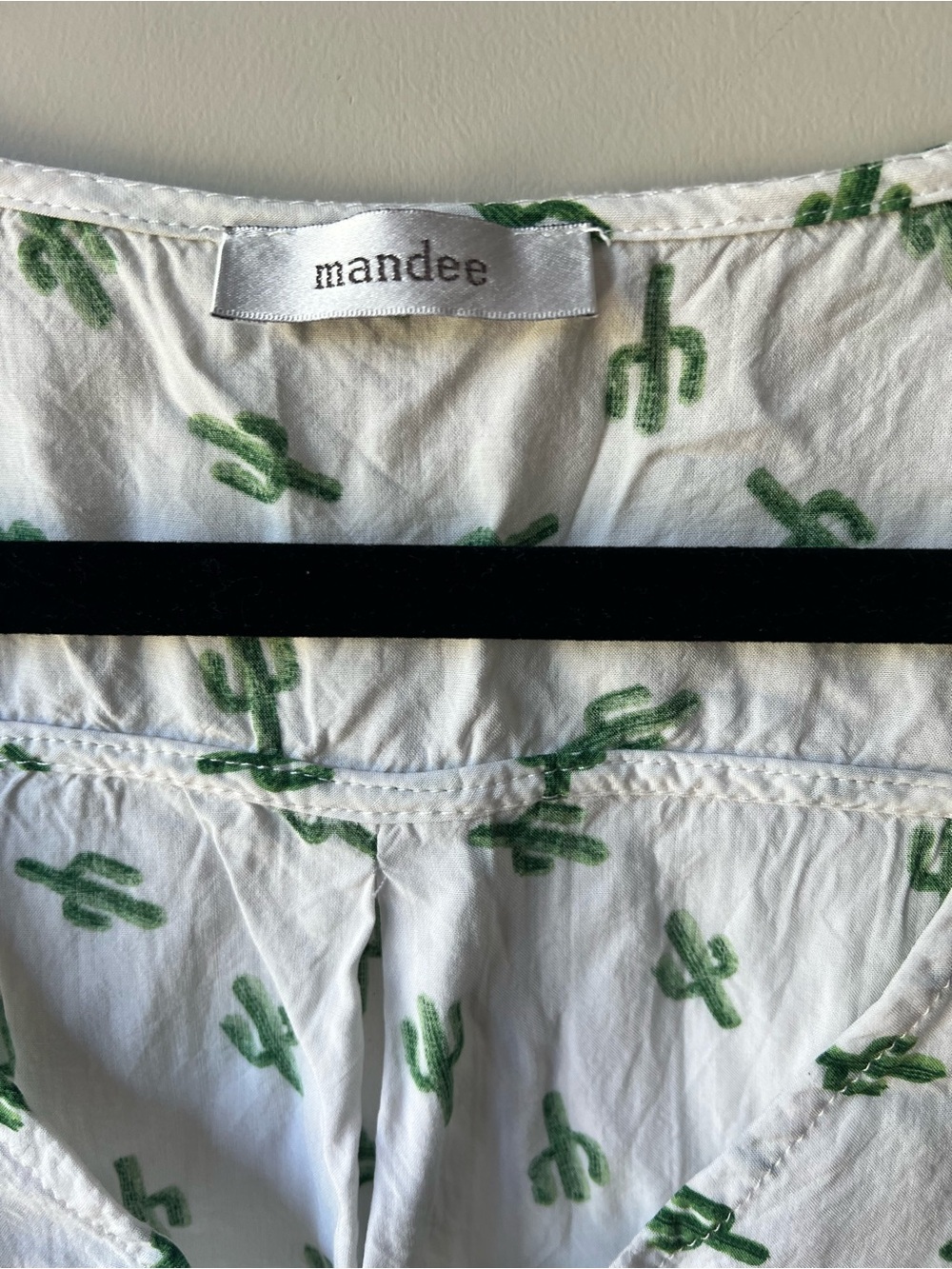 Mandee 100% rayon Plus Size V-Neck Cactus Print Top size 2X - Picture 3 of 8